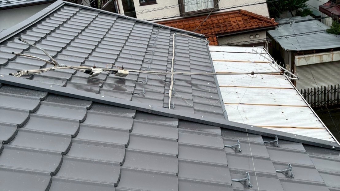 テレビのアンテナが倒れた！すぐにやるべき対処法や工事、修理費用相場を解説